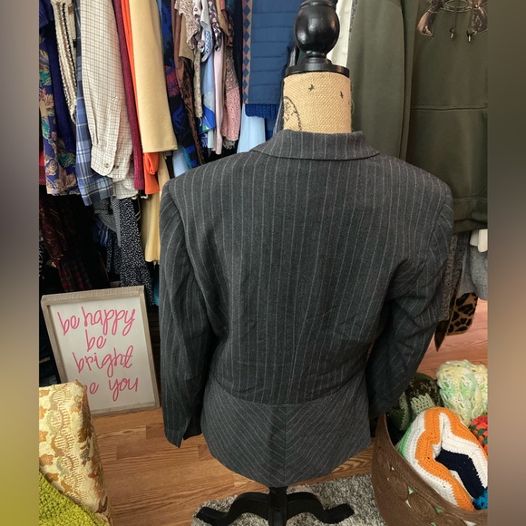Chapter One Sportswear dark grey/lilac pin strip ladies Blazer, size 10 - Picture 3 of 4
